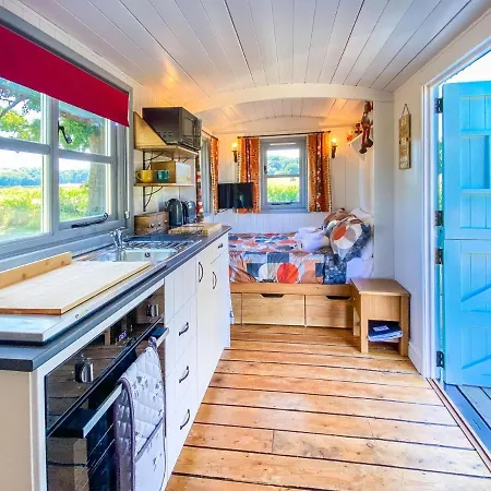 The Hideaway Hut - 1 Bed Shepherds Hut - Hereford Extérieur photo