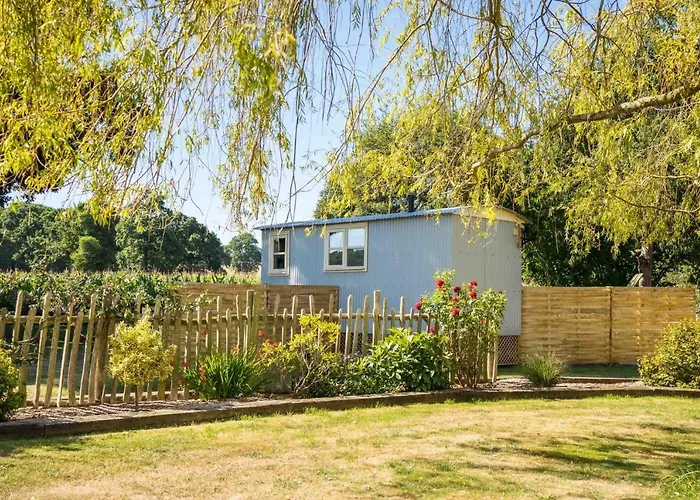 The Hideaway Hut - 1 Bed Shepherds Hut - Hereford