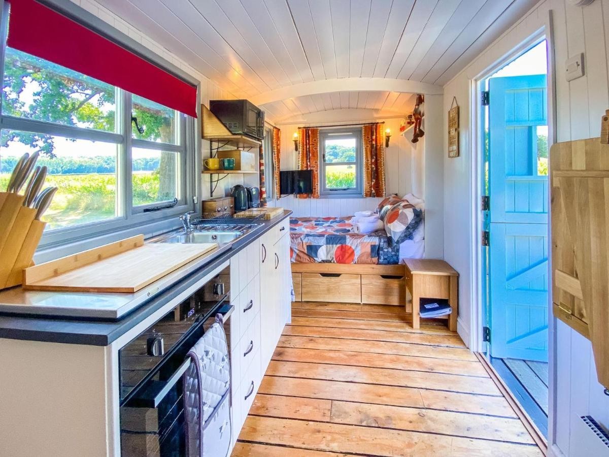 Apartment The Hideaway Hut - 1 Bed Shepherds Hut - Hereford