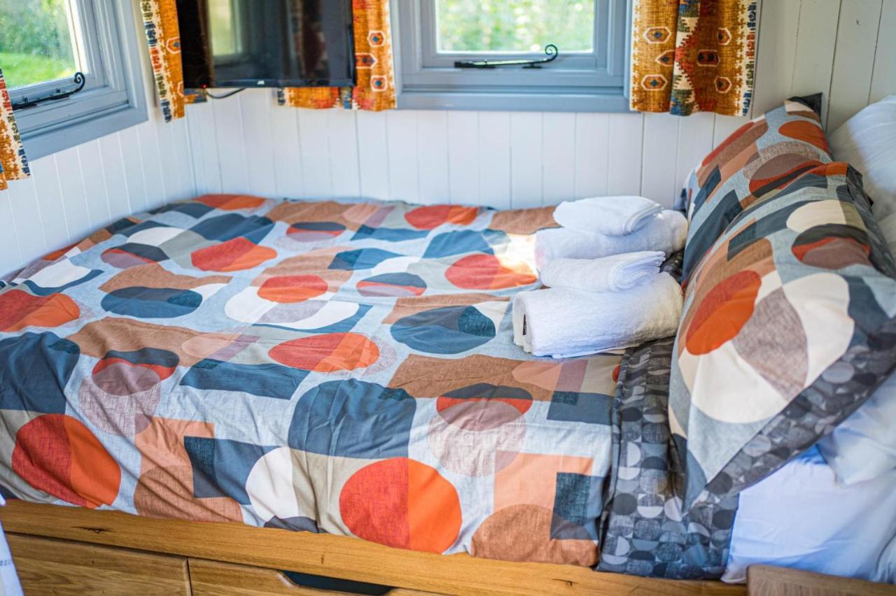 The Hideaway Hut - 1 Bed Shepherds Hut - * Hereford