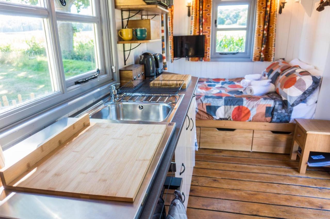 Apartment The Hideaway Hut - 1 Bed Shepherds Hut - Hereford
